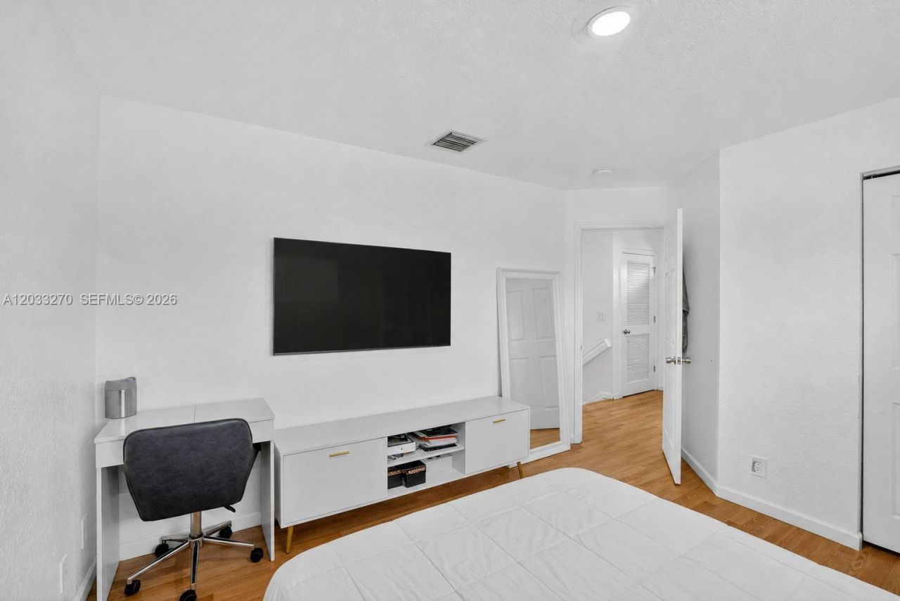 448 NW 15th Way, Fort Lauderdale, FL 33311 Photo
