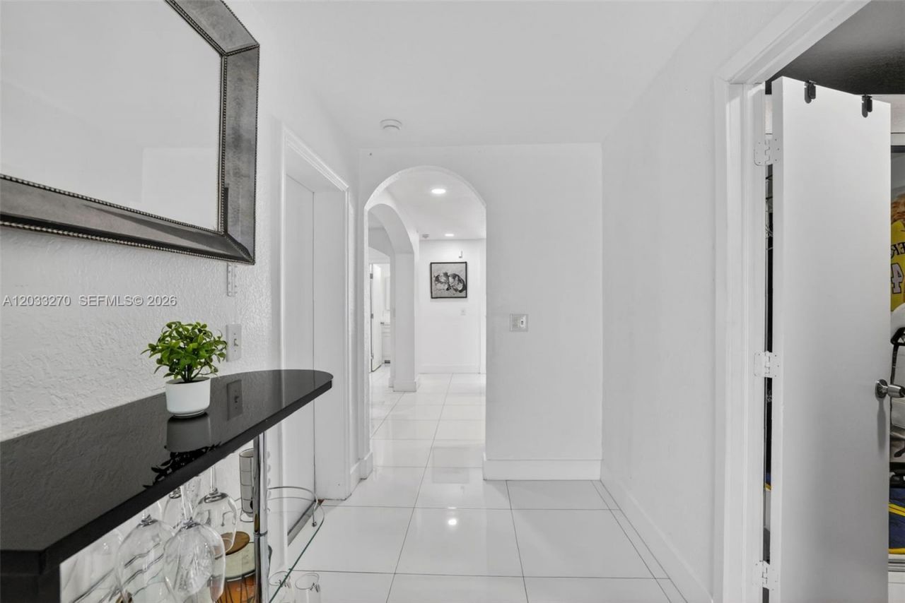 448 NW 15th Way, Fort Lauderdale, FL 33311 Photo