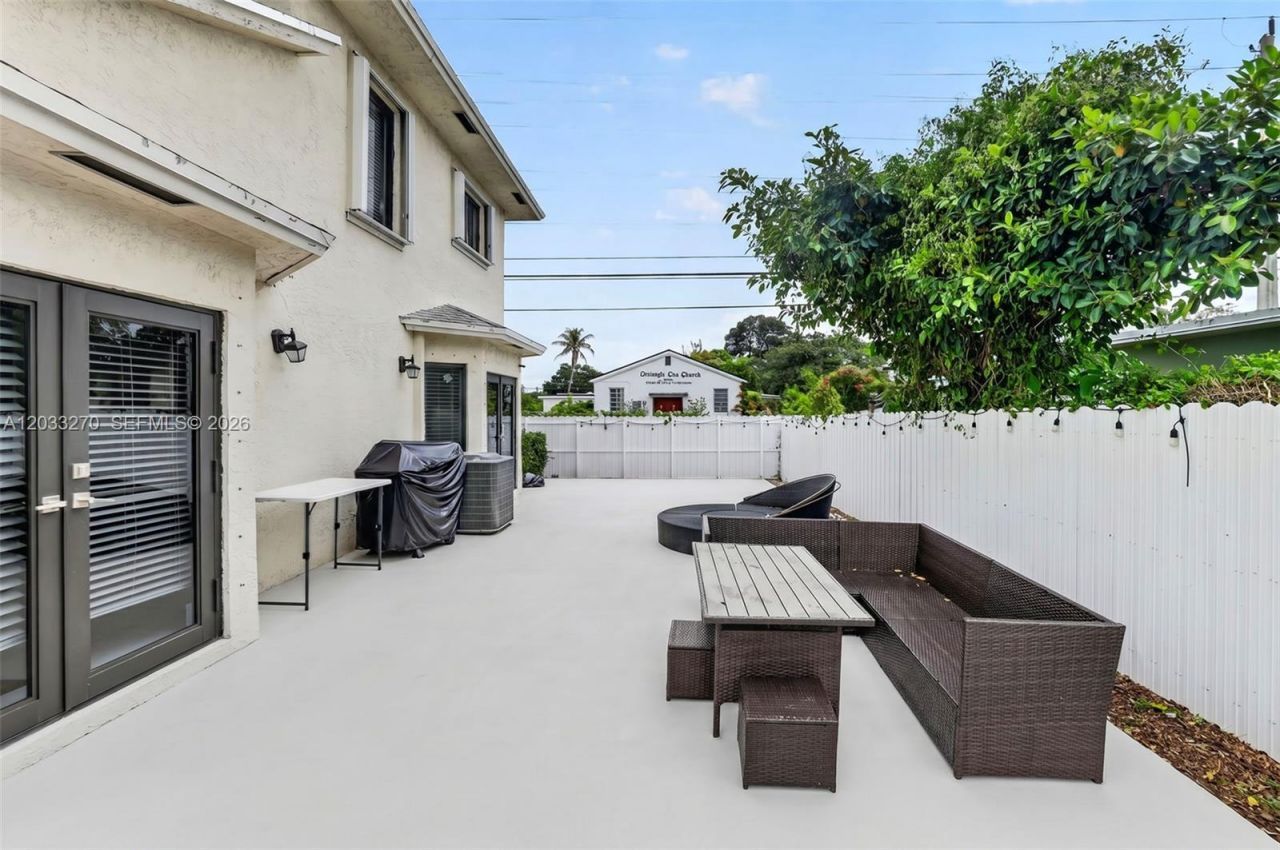 448 NW 15th Way, Fort Lauderdale, FL 33311 Photo