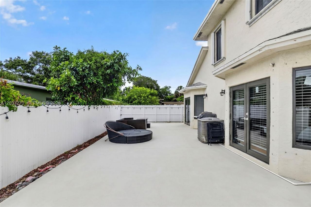 448 NW 15th Way , Fort Lauderdale, FL 33311 Photo
