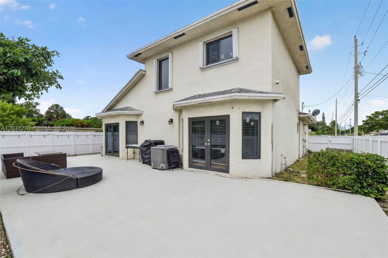 448 NW 15th Way , Fort Lauderdale, FL 33311 Photo