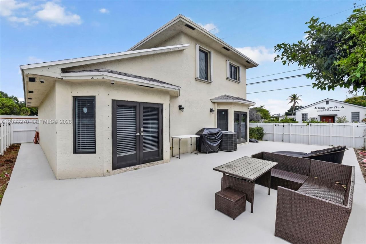 448 NW 15th Way, Fort Lauderdale, FL 33311 Photo