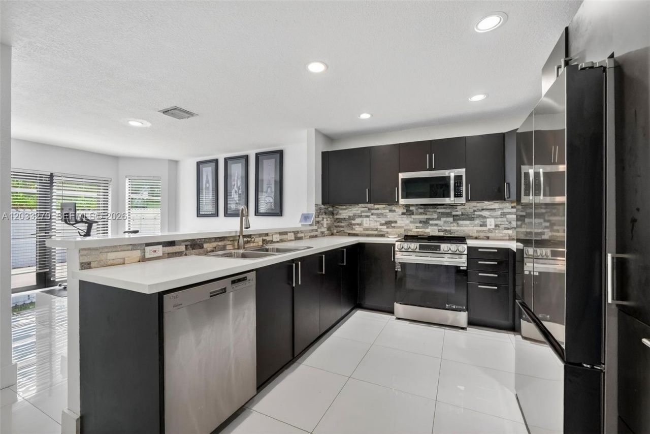 448 NW 15th Way , Fort Lauderdale, FL 33311 Photo
