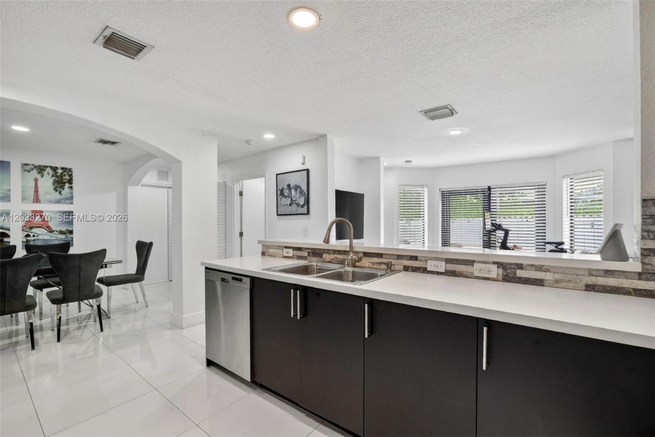 448 NW 15th Way , Fort Lauderdale, FL 33311 Photo