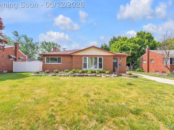 27827 Lyndon Street, Livonia, MI 48154