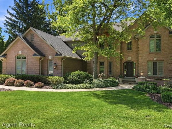 1709 Apple Ridge Court, Rochester Hills, MI 48306