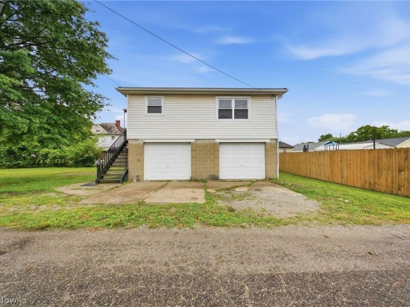 1010 1/2 Poplar Avenue, Belpre, OH 45714 Photo 1
