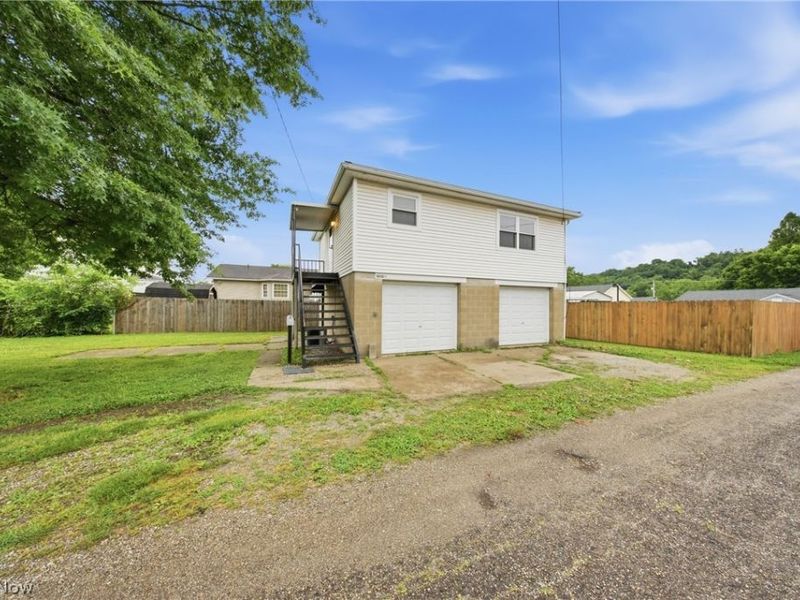 1010 1/2 Poplar Avenue, Belpre, OH 45714 Photo 2