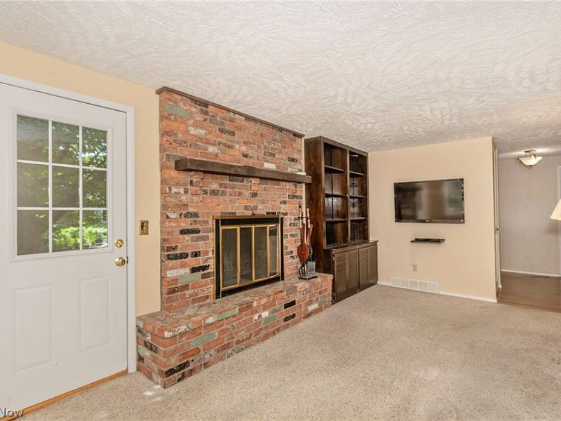 9090 Aileen Drive, Mentor, OH 44060 Photo 3