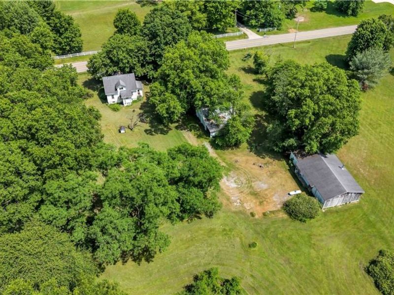 3356 S Leavitt Road SW, Lordstown, OH 44481 Photo 2
