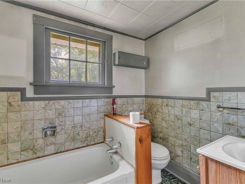 3356 S Leavitt Road SW, Lordstown, OH 44481 Photo 9