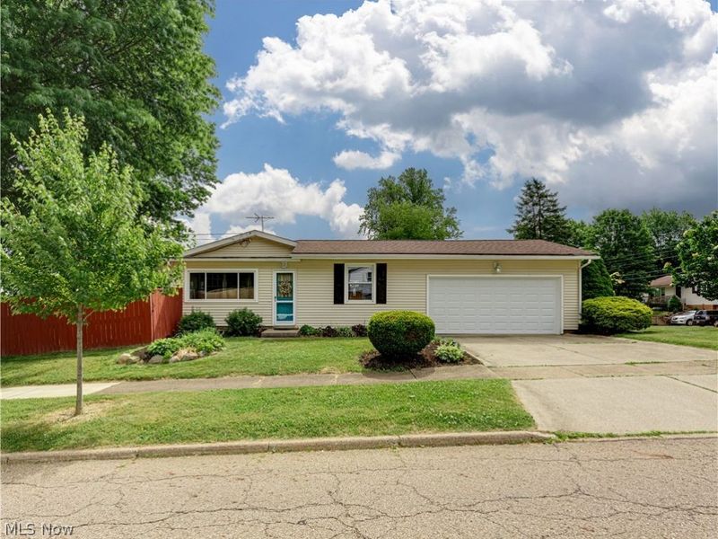 2115 Daniels Avenue, Akron, OH 44312 Photo 2