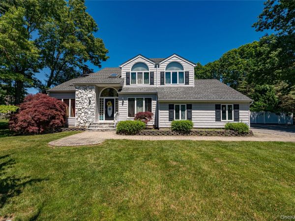 11 Annemarie Drive , Saint James, NY 11780
