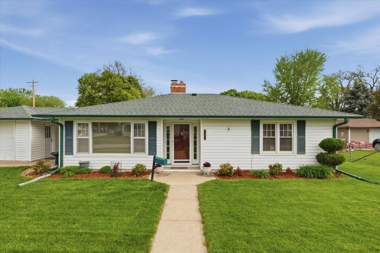 3560 5th Avenue, Council Bluffs, IA 51501 Main Photo