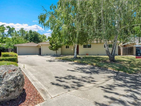 832 Prow Ct, Sacramento, CA 95822