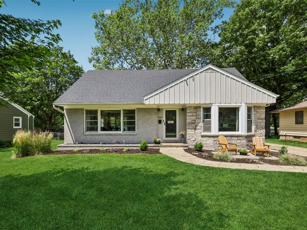 3914 72nd Street , Urbandale, IA 50322