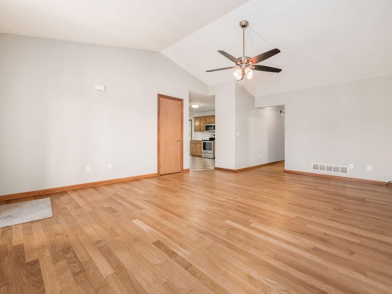 530 Radcliff Drive , Westerville, OH 43082 Photo 4