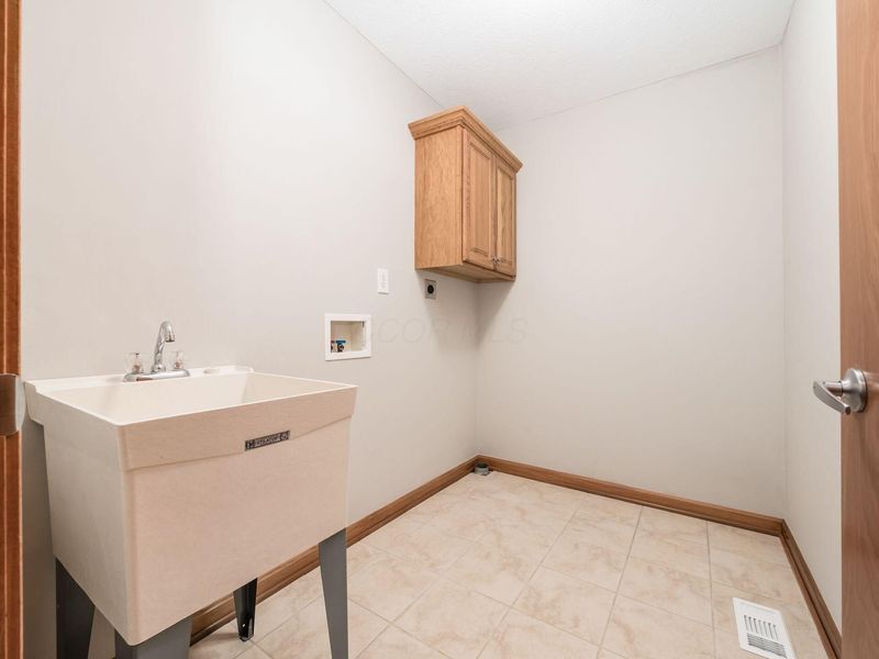 530 Radcliff Drive , Westerville, OH 43082 Photo 9