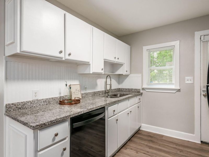 2320 Middlehurst Drive , Columbus, OH 43219 Photo 14