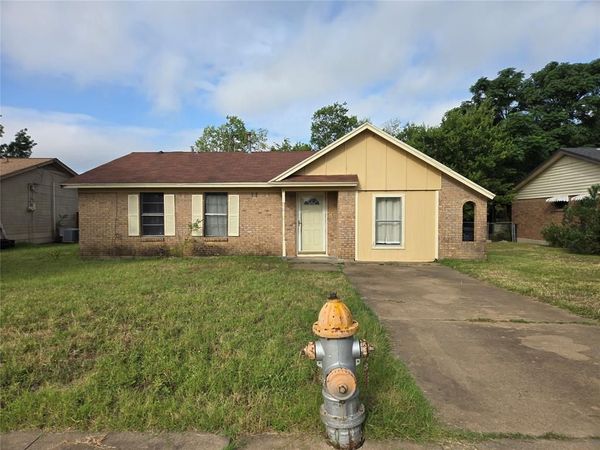 1601 Mcanear Street, Cleburne, TX 76033