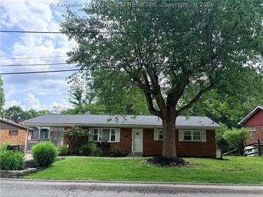 654 Gordon Drive, Charleston, WV 25314