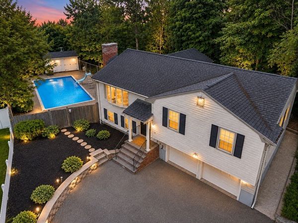10 Richardson Cir, Saugus, MA 01906