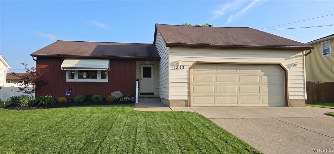 1543 Benjamin Drive, Niagara Falls, NY 14304 Main Photo