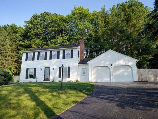 44 Kings Lacey, Fairport, NY 14450