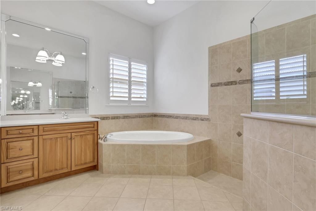 10233 Avonleigh Dr , Bonita Springs, FL 34135 Photo