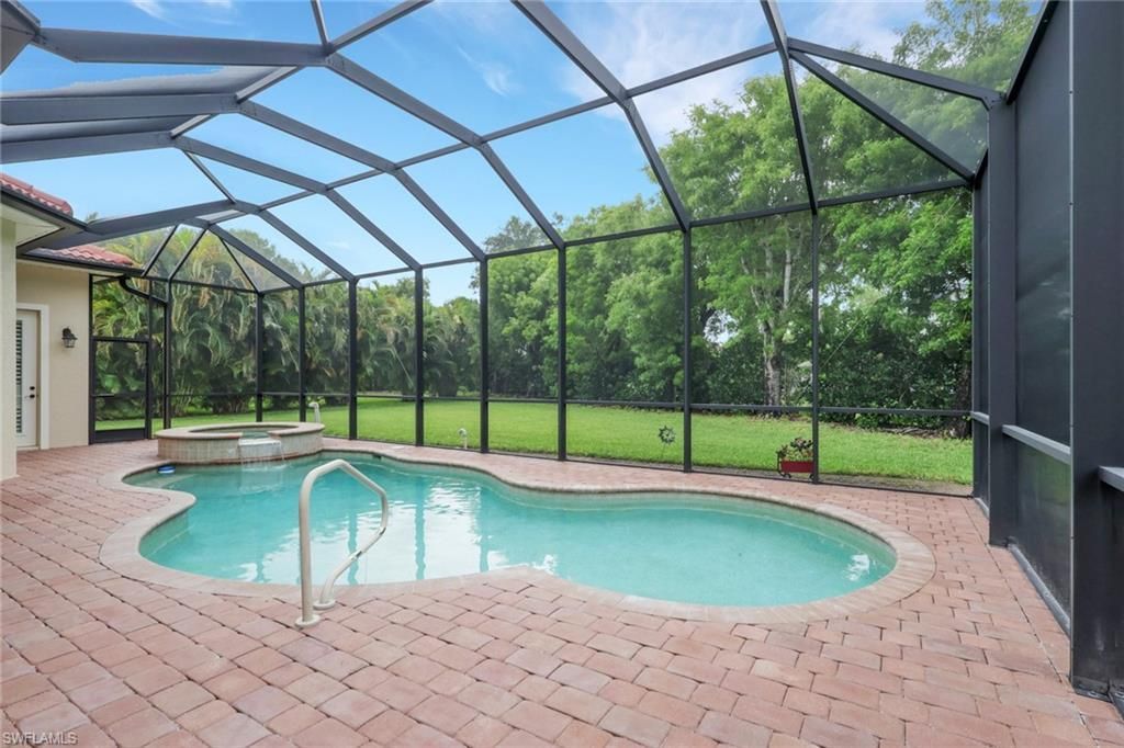 10233 Avonleigh Dr , Bonita Springs, FL 34135 Photo