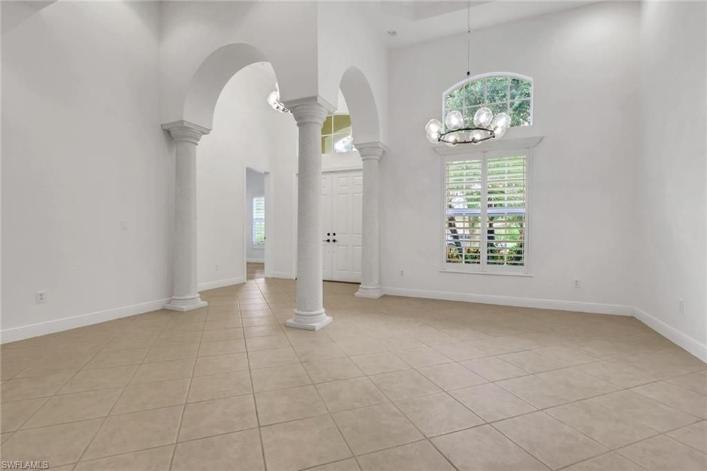 10233 Avonleigh Dr , Bonita Springs, FL 34135 Photo