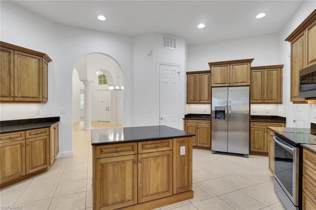 10233 Avonleigh Dr , Bonita Springs, FL 34135 Photo