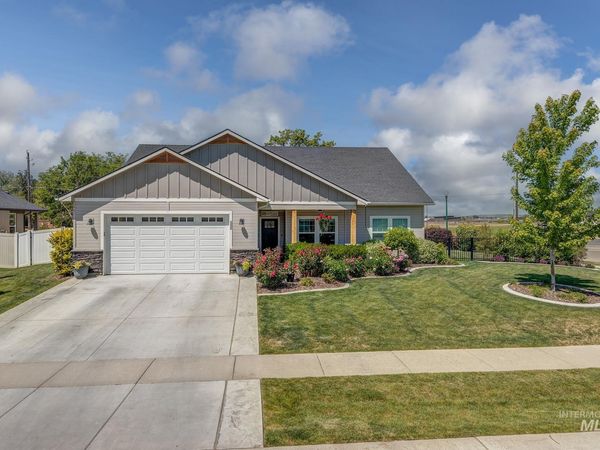555 Syringa Falls Ct, Fruitland, ID 83619