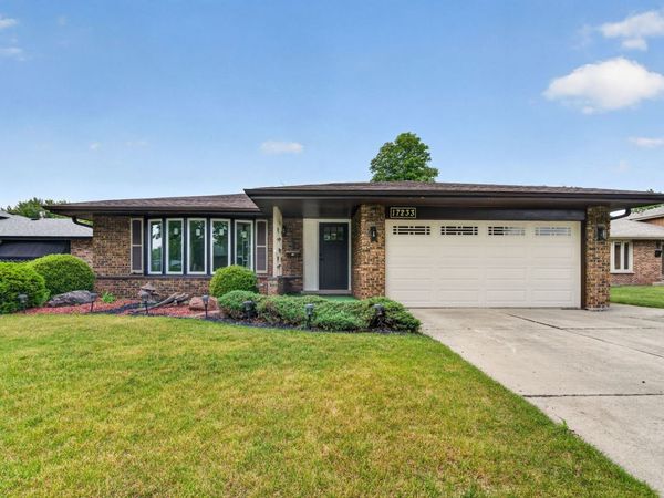 17233 Evans Avenue , South Holland, IL 60473
