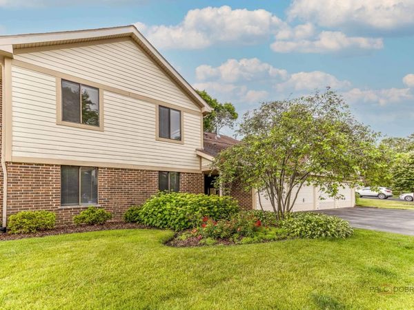 823 E Coach Road, Unit 6, Palatine, IL 60074