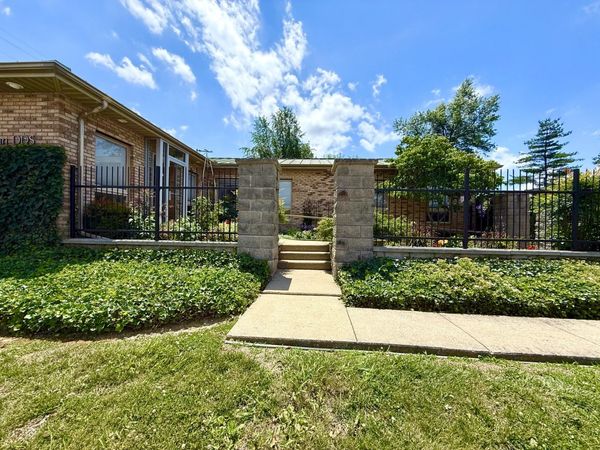 200 S 16th Street , Herrin, IL 62948