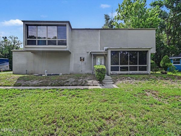 633 S DELAWARE Avenue, DeLand, FL 32720
