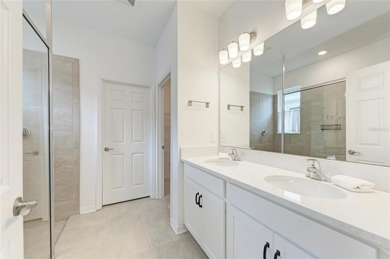 1989 Splashrail Lane , Sarasota, FL 34240 Photo