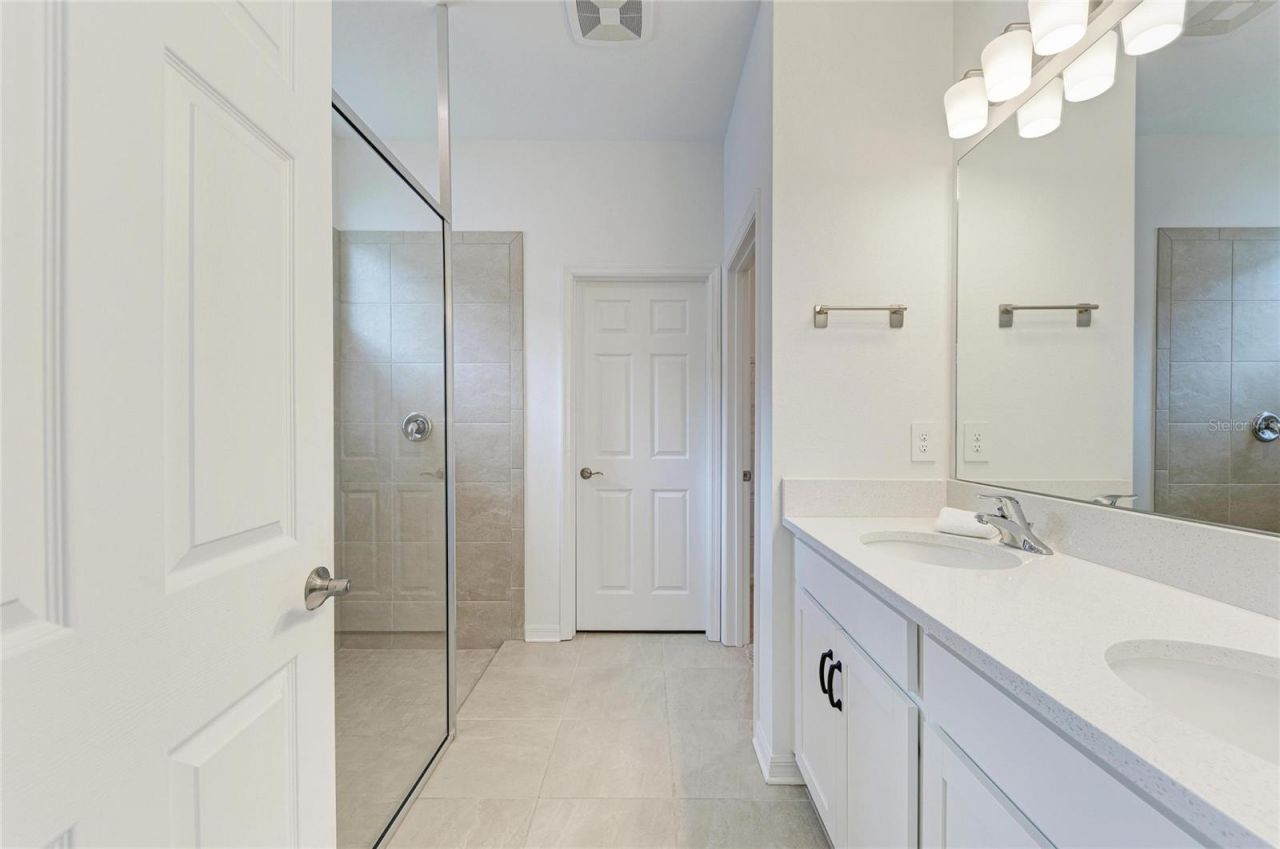 1989 Splashrail Lane , Sarasota, FL 34240 Photo