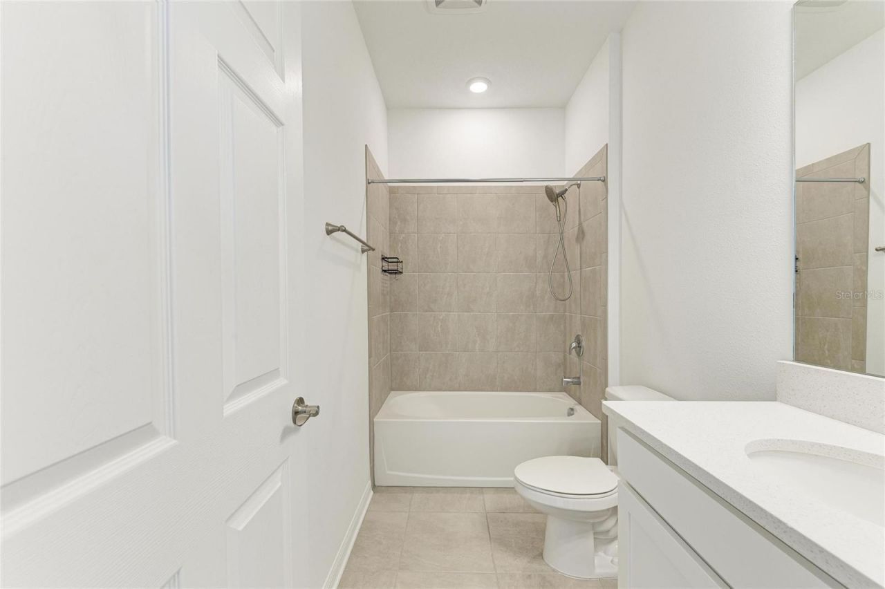 1989 Splashrail Lane , Sarasota, FL 34240 Photo