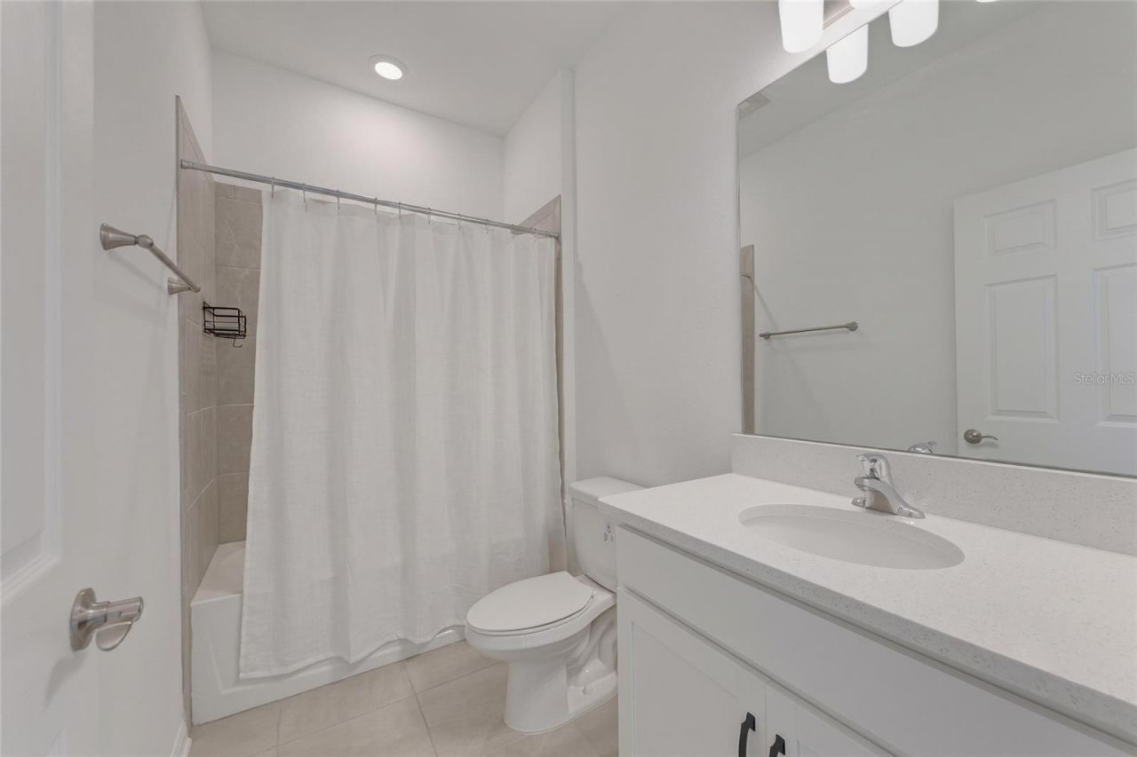 1989 Splashrail Lane , Sarasota, FL 34240 Photo