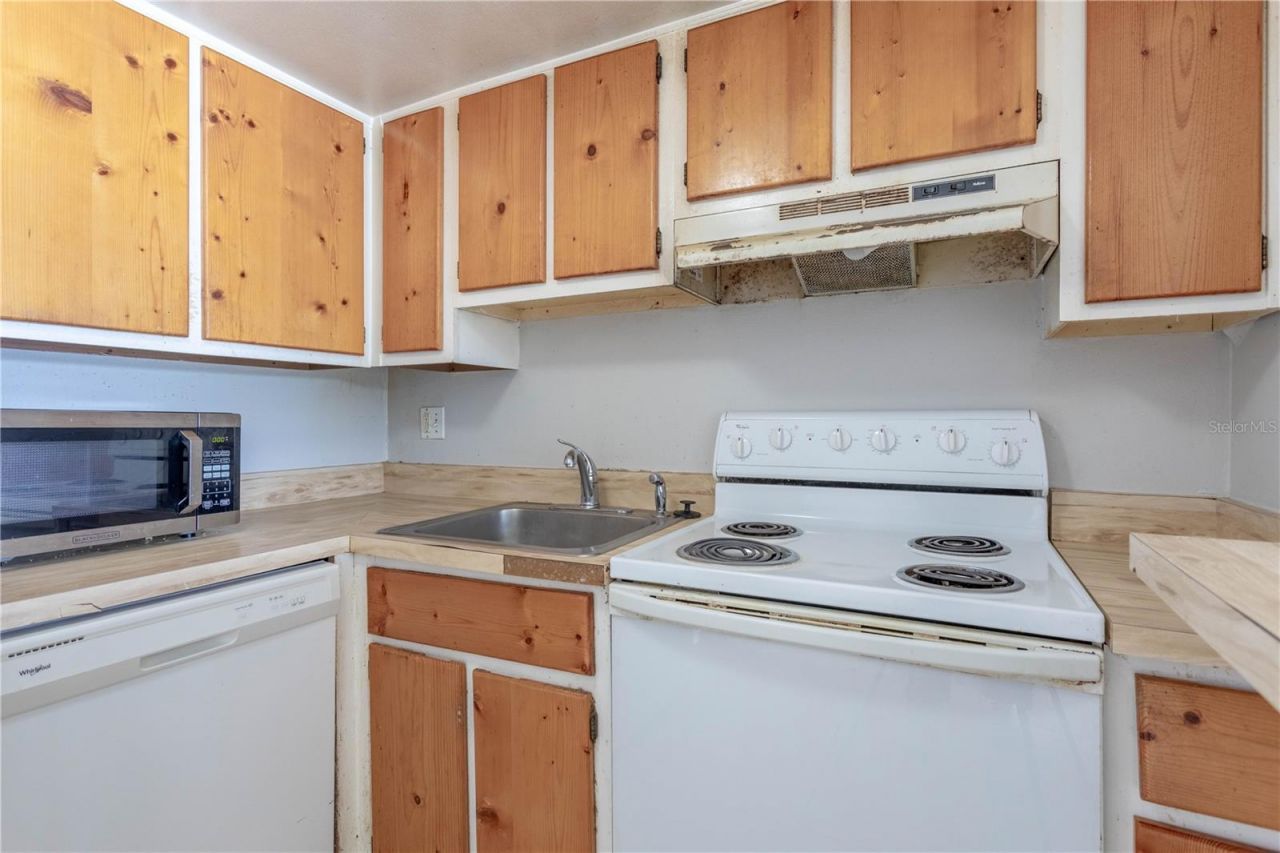 618 Orange Drive , Unit 216, Altamonte Springs, FL 32701 Photo