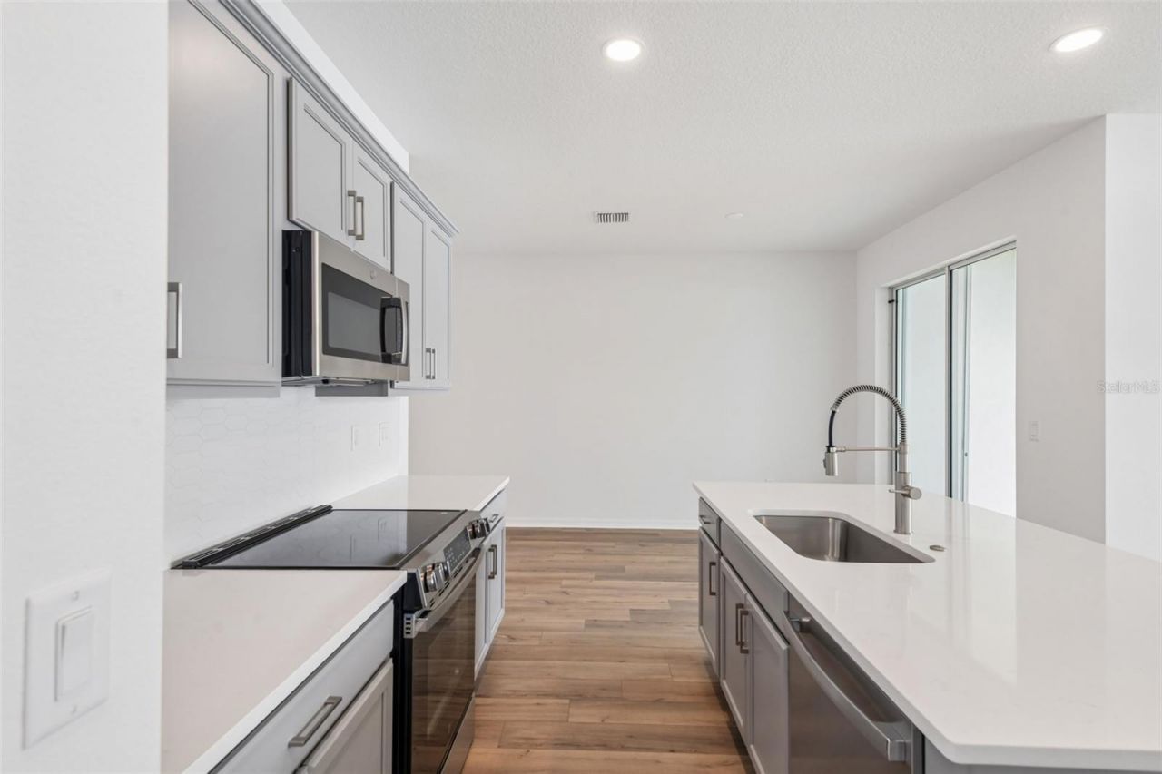 31542 Azure Beach Drive, San Antonio, FL 33576 Photo
