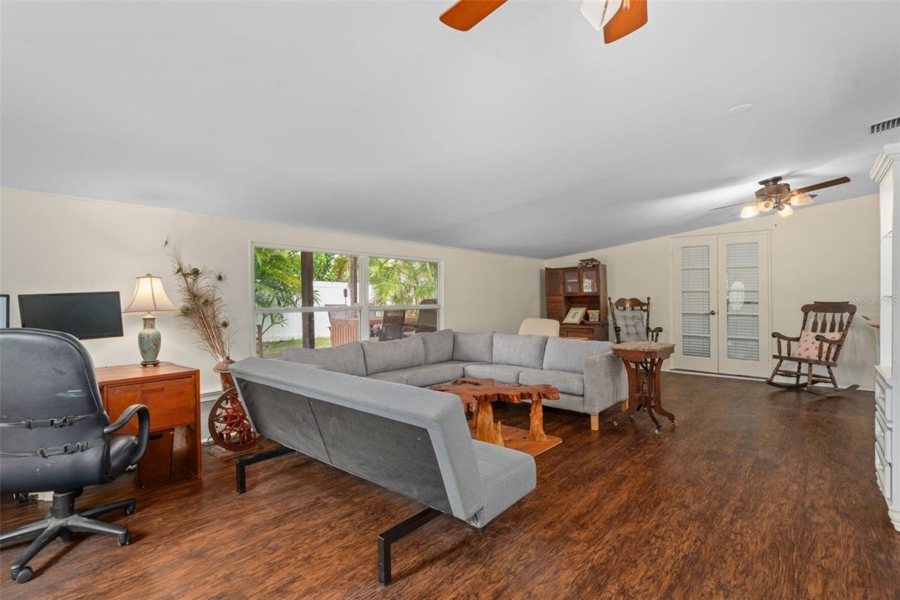 9812 51st Avenue N, Saint Petersburg, FL 33708 Photo
