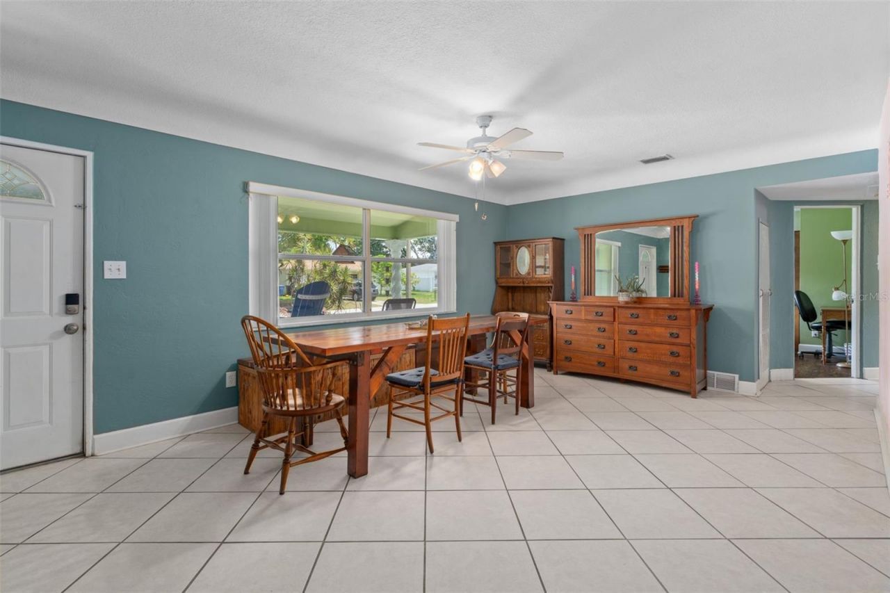 9812 51st Avenue N, Saint Petersburg, FL 33708 Photo