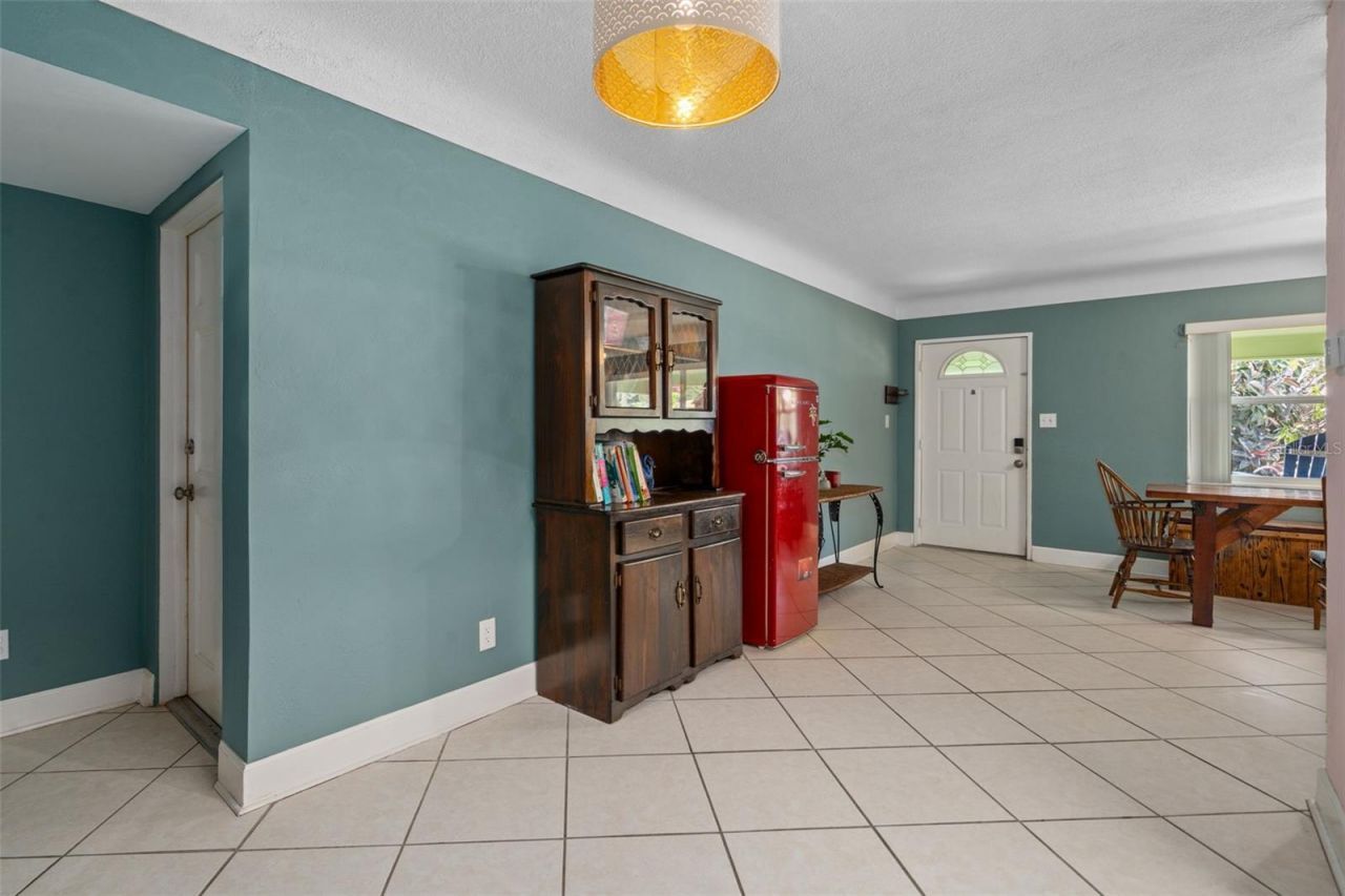 9812 51st Avenue N, Saint Petersburg, FL 33708 Photo