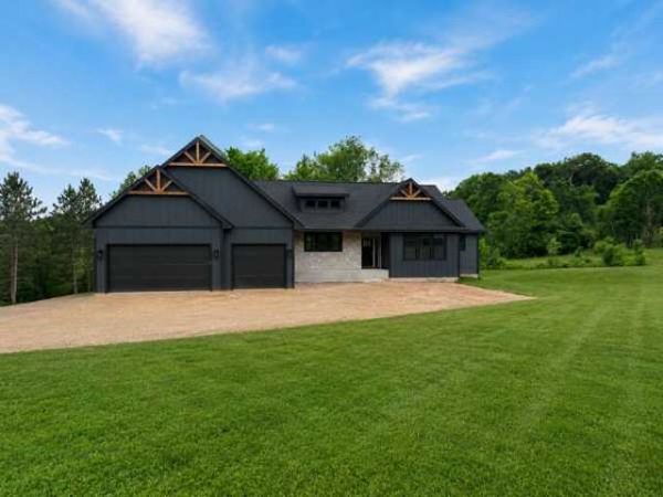 1189 60th Street, Hudson, WI 54016