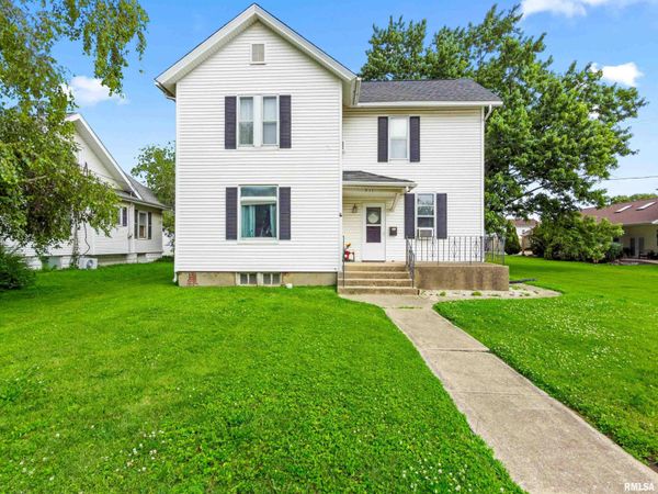 211 W PERSHING Street, Morton, IL 61550
