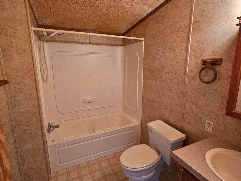 1856 Londoncrest Court, Grove City, OH 43123 Photo 11