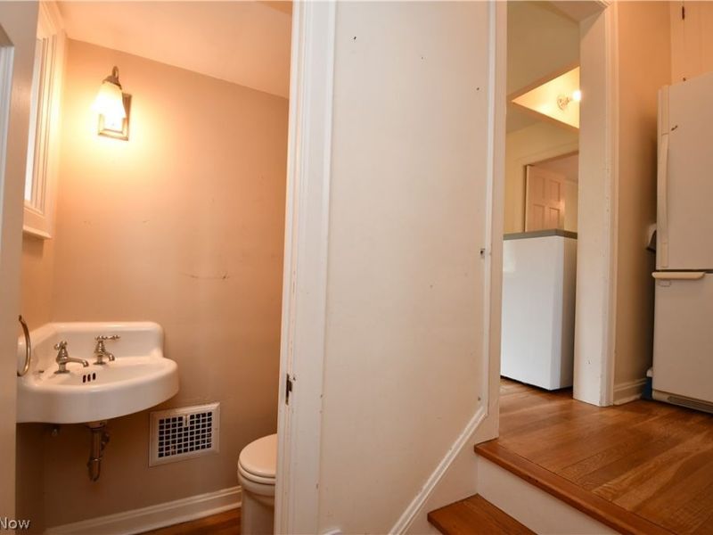 2400 Eardley Road , University Heights, OH 44118 Photo 13